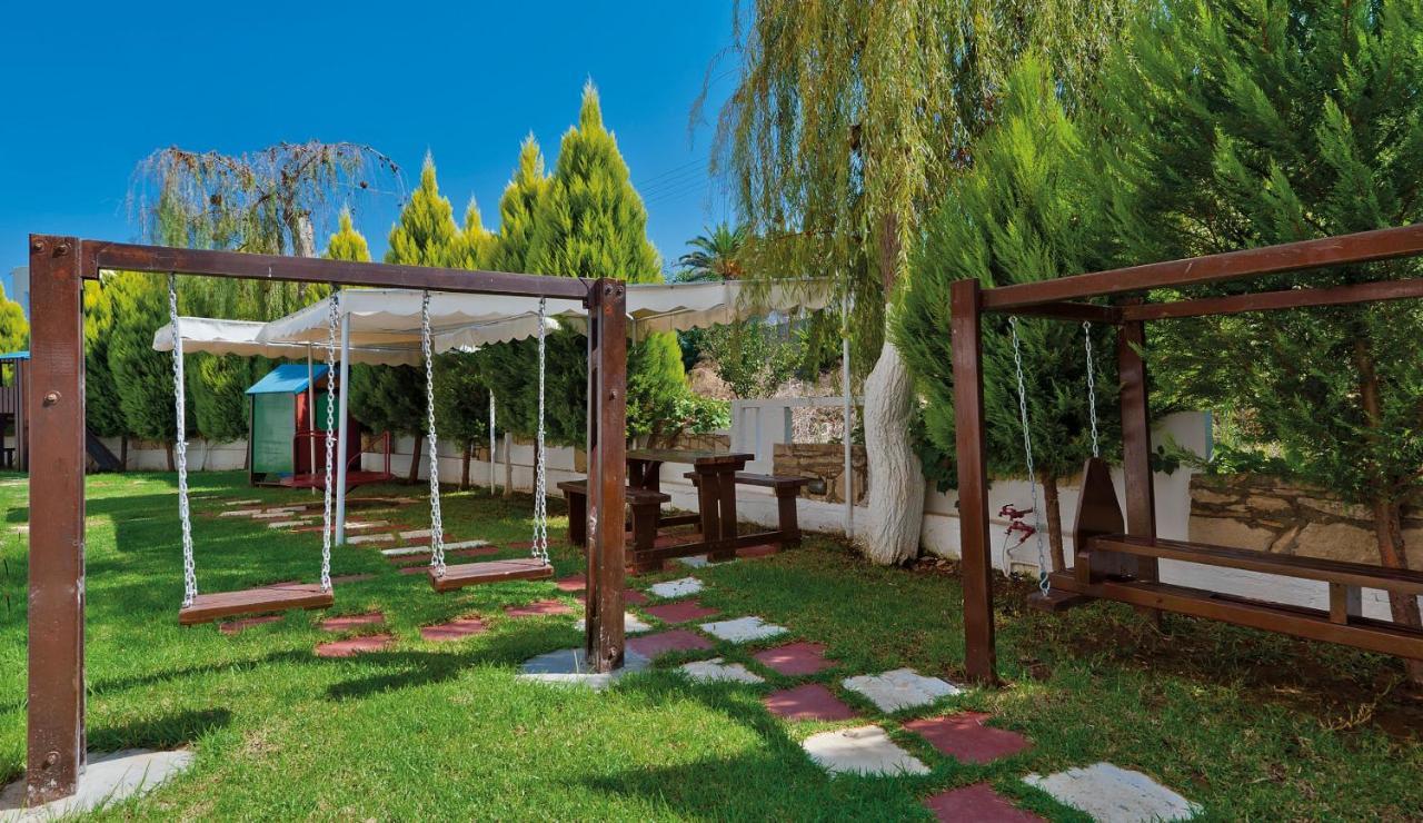 Hotel Koukouras Stalos Exterior foto